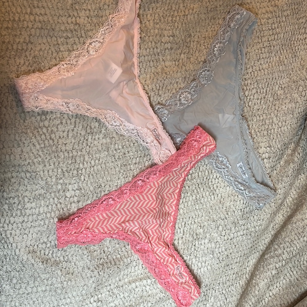 Three pack Jessica Simpson lace thong.